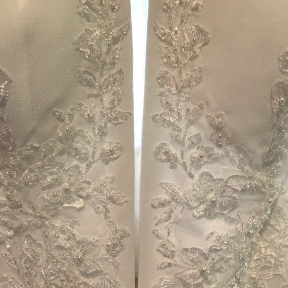 Pronovias Wedding Dress. - Picture 3 of 16